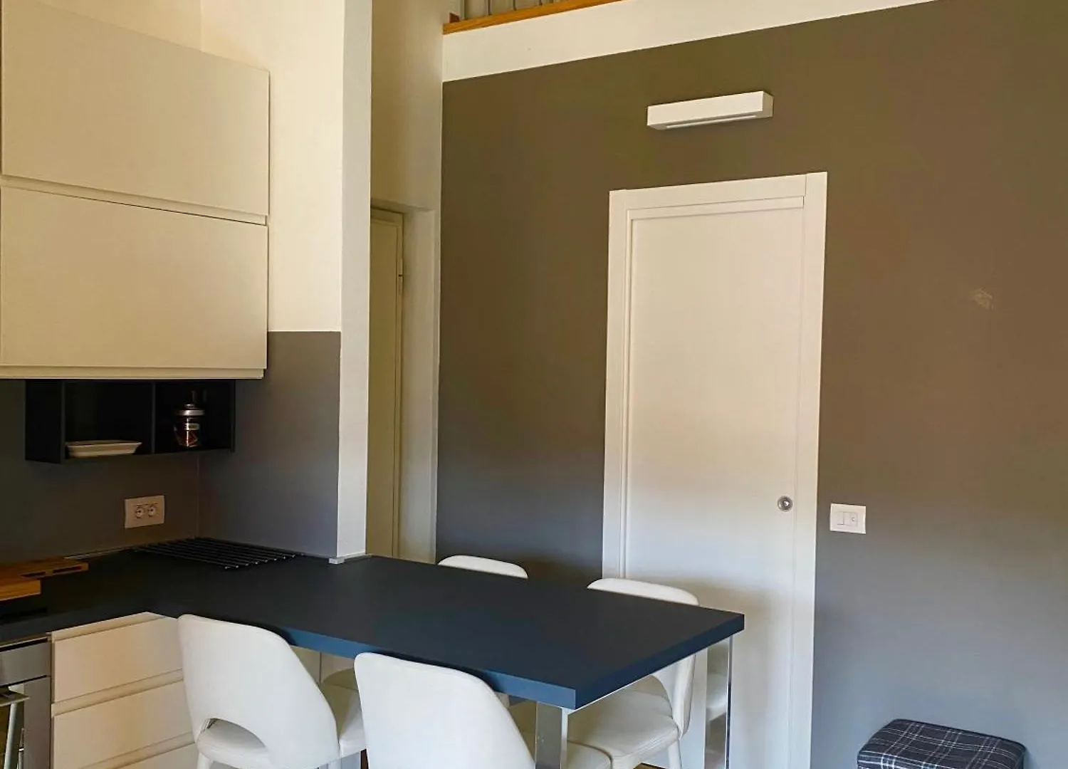 Modern Apartment With Terrace And Mezzanine Floor Colico